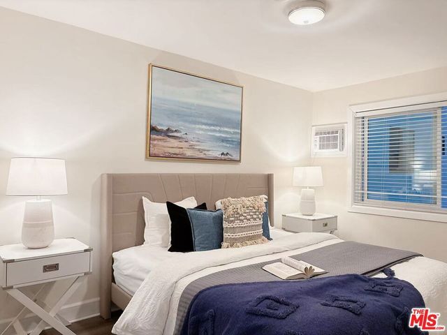 1250 W 37th Street, Los Angeles, CA 90007