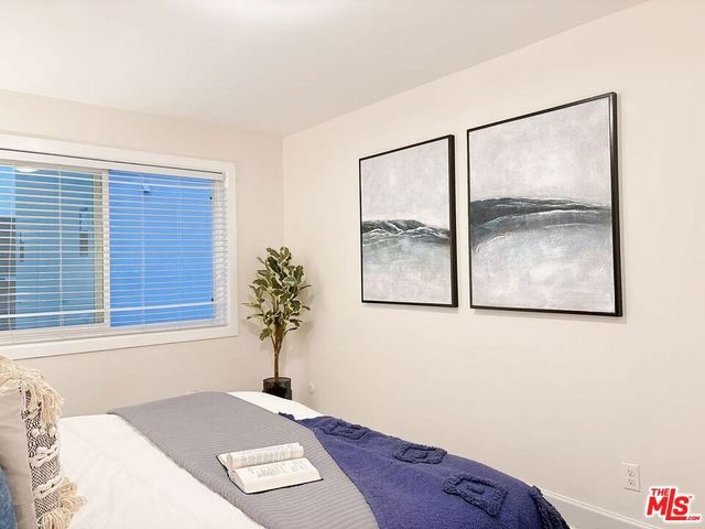 1250 W 37th Street, Los Angeles, CA 90007