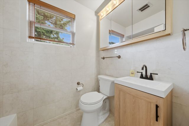 1838 Maple Avenue, Berwyn, IL 60402