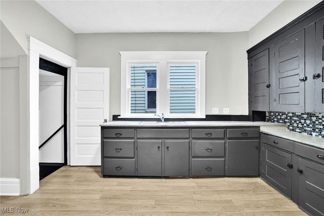 163 Russell Avenue, Akron, OH 44311