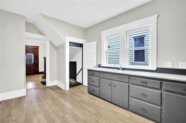 163 Russell Avenue, Akron, OH 44311