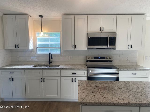 195 YUCCA Street, Middleburg, FL 32068
