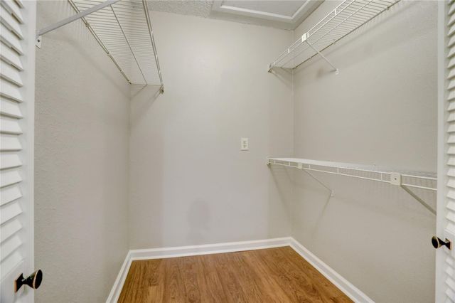 686 W Country Grove Circle, Pearland, TX 77584