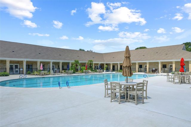 686 W Country Grove Circle, Pearland, TX 77584
