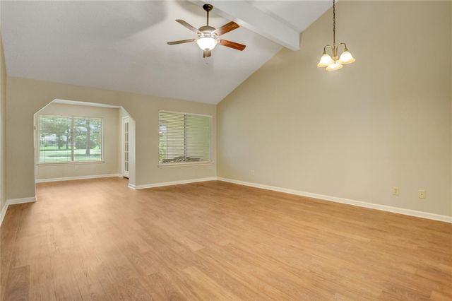 686 W Country Grove Circle, Pearland, TX 77584