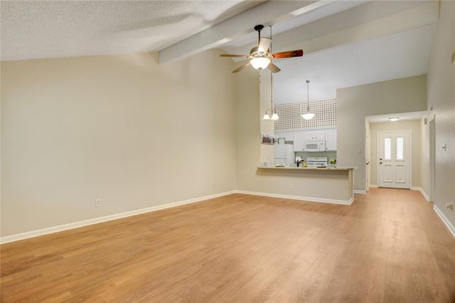 686 W Country Grove Circle, Pearland, TX 77584