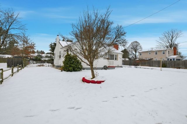 135 Bulat Dr, Springfield, MA 01129