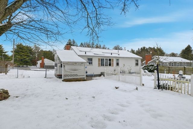 135 Bulat Dr, Springfield, MA 01129