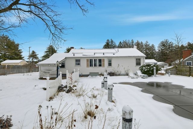 135 Bulat Dr, Springfield, MA 01129