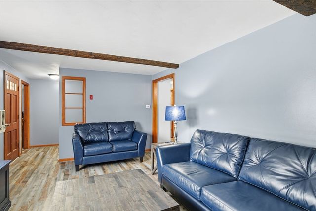 135 Bulat Dr, Springfield, MA 01129