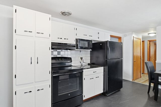 135 Bulat Dr, Springfield, MA 01129