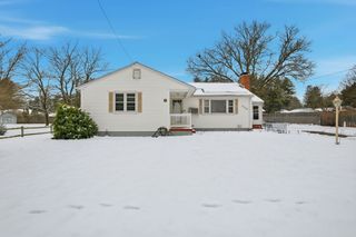 135 Bulat Dr, Springfield, MA 01129