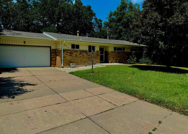 9620 W Tee Ln, Wichita, KS 67212