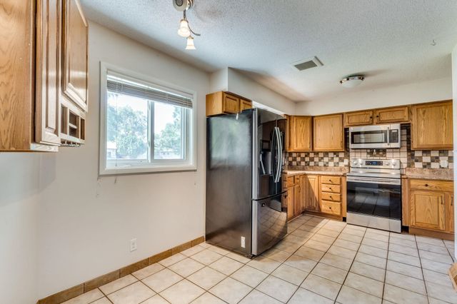 9620 W Tee Ln, Wichita, KS 67212