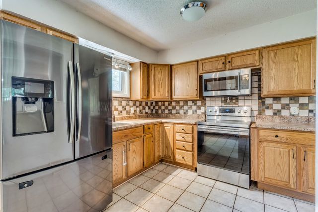 9620 W Tee Ln, Wichita, KS 67212