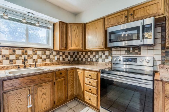 9620 W Tee Ln, Wichita, KS 67212