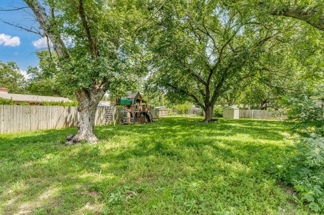 9620 W Tee Ln, Wichita, KS 67212