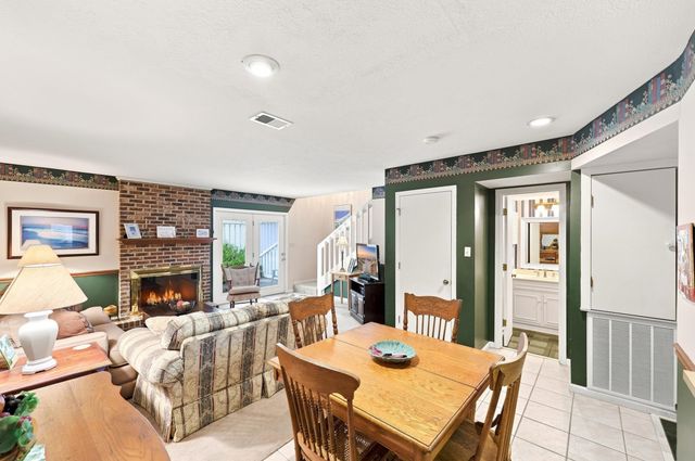 311 75th Ave N Apt 15, Myrtle Beach, SC 29572