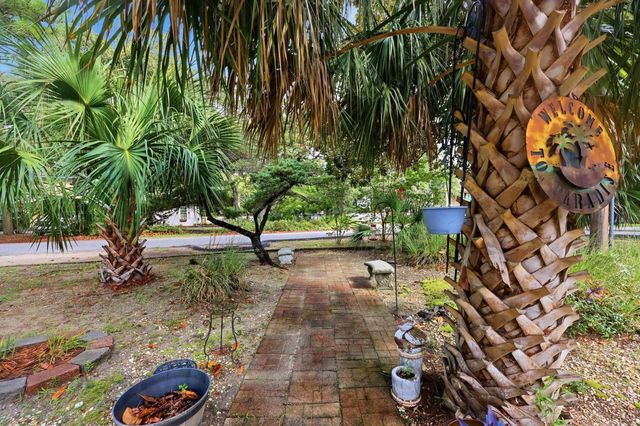 311 75th Ave N Apt 15, Myrtle Beach, SC 29572
