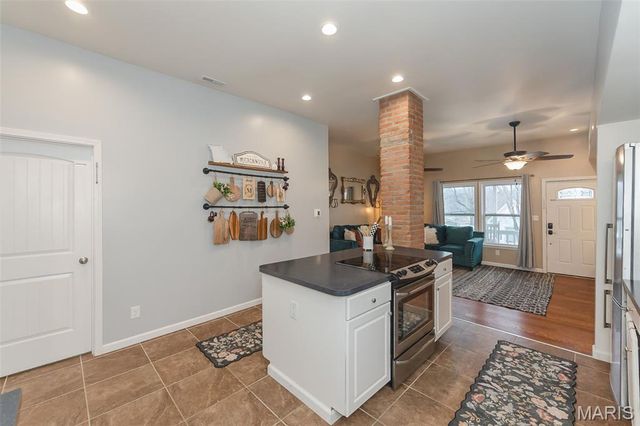 904 N 2nd Street, De Soto, MO 63020