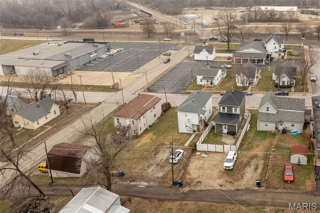 904 N 2nd Street, De Soto, MO 63020