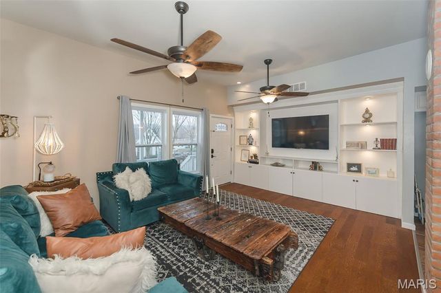 904 N 2nd Street, De Soto, MO 63020