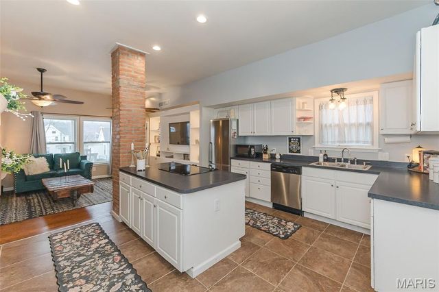 904 N 2nd Street, De Soto, MO 63020