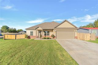 2378 John Montgomery Circle, Pea Ridge, AR 72751