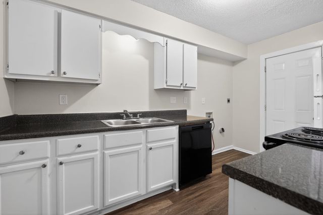 691 CREEKSTONE CIR, Memphis, TN 38127