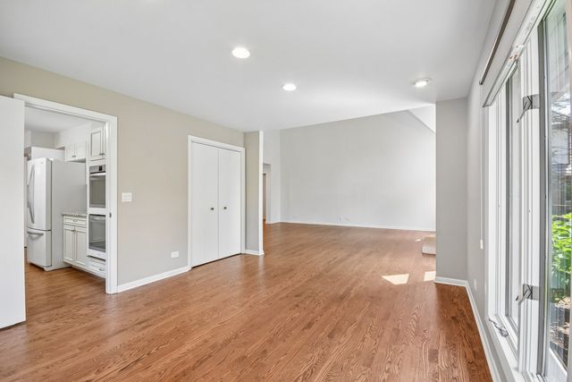 985 Coventry Lane, Highland Park, IL 60035
