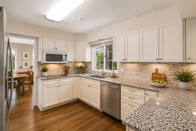 985 Coventry Lane, Highland Park, IL 60035