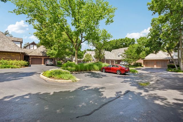 985 Coventry Lane, Highland Park, IL 60035