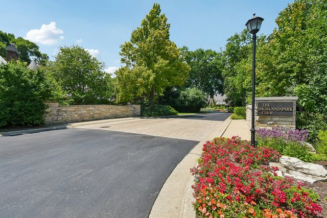 985 Coventry Lane, Highland Park, IL 60035