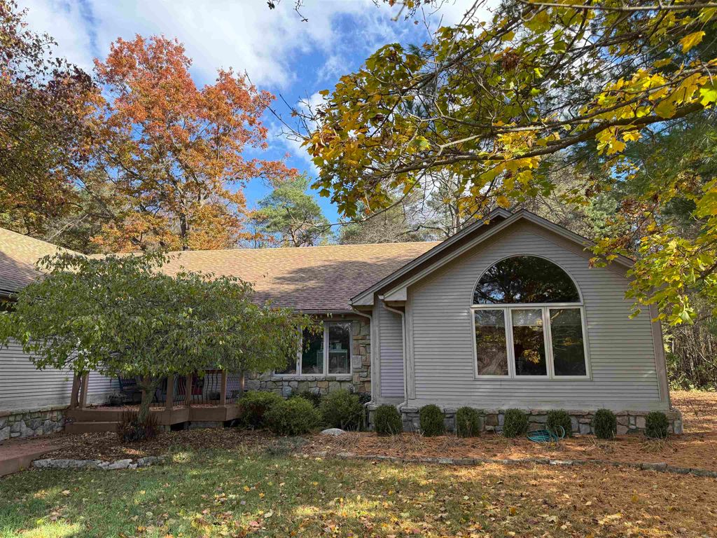 2344 Brewer Road, Howell, MI 48843