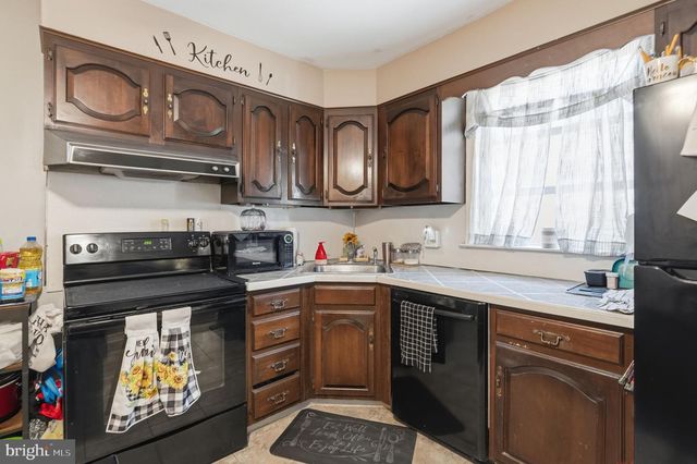 409 W LOGAN ST, Norristown, PA 19401