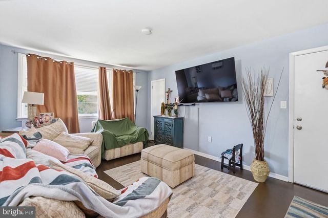 409 W LOGAN ST, Norristown, PA 19401