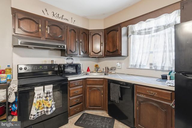 409 W LOGAN ST, Norristown, PA 19401