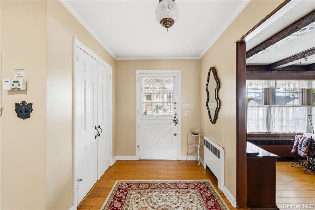 3075 Wilson Avenue, Wantagh, NY 11793 — photo 4