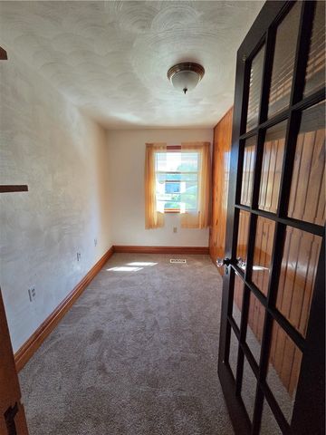 115 Hoeveler St, Springdale Boro, PA 15144