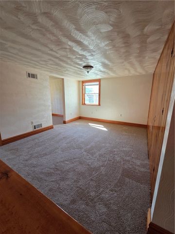 115 Hoeveler St, Springdale Boro, PA 15144
