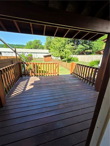 115 Hoeveler St, Springdale Boro, PA 15144