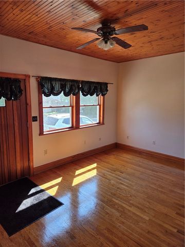 115 Hoeveler St, Springdale Boro, PA 15144
