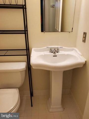 6854 SIGNATURE CIR, Alexandria, VA 22310