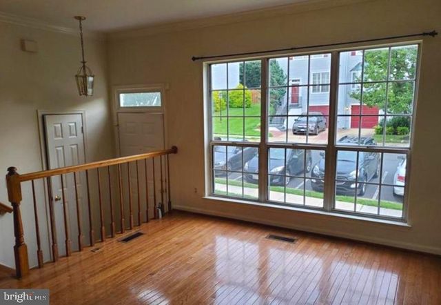 6854 SIGNATURE CIR, Alexandria, VA 22310