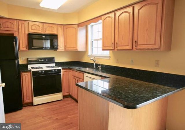 6854 SIGNATURE CIR, Alexandria, VA 22310