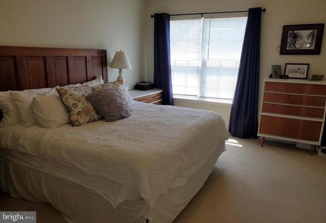 6854 SIGNATURE CIR, Alexandria, VA 22310