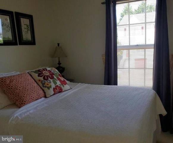 6854 SIGNATURE CIR, Alexandria, VA 22310