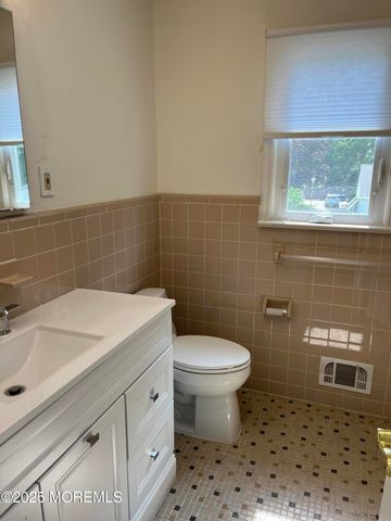 104 Pear Street, Oakhurst, NJ 07755