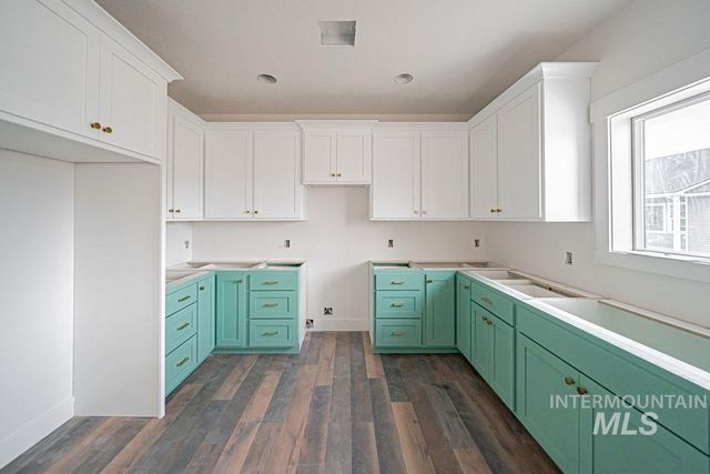 1631 Palm Springs Dr, Idaho Falls, ID 83404