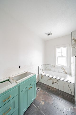 1631 Palm Springs Dr, Idaho Falls, ID 83404